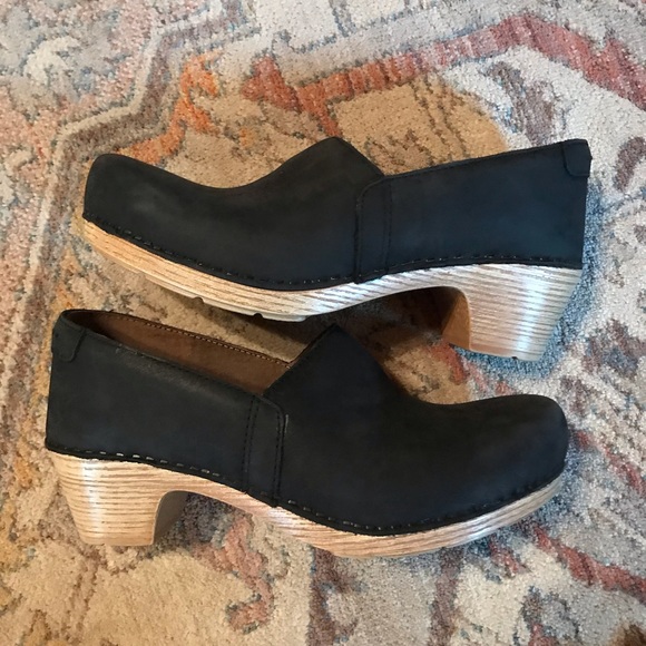 Dansko Shoes - NWOT Dansko Mule Clog Heels